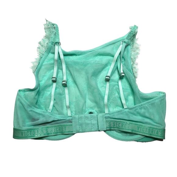 Victoria’s Secret High Neck Underwire Eyelash Lace Bralette Size 32DD - Picture 2 of 3